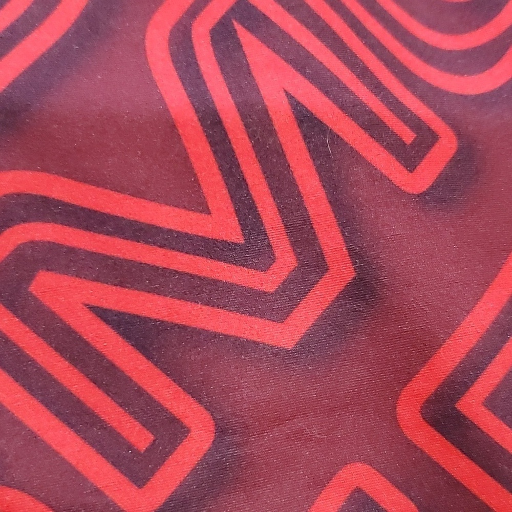 Under armour large logo black red board shorts - Picture 4 of 4